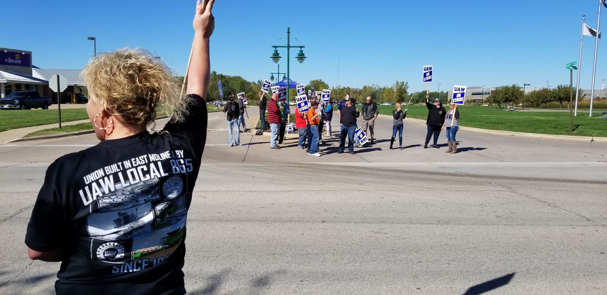 Picket line at John Deere Harvester Works